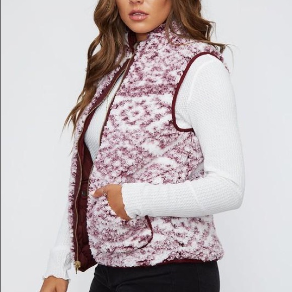 Reversible Sherpa Vest - Picture 3 of 8